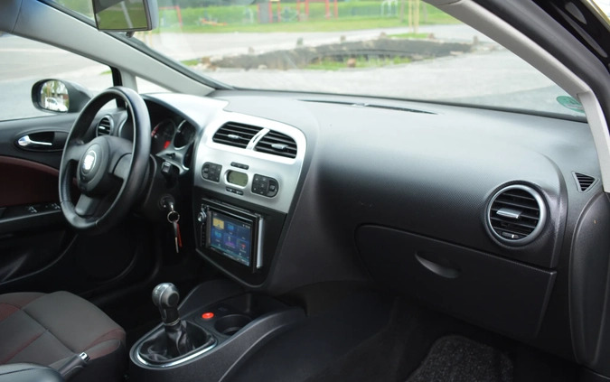 Seat Leon cena 16700 przebieg: 242500, rok produkcji 2006 z Dzierzgoń małe 352